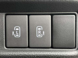 両側電動スライドドアのスイッチ付です。車内からもスイッチひとつで楽にドアの開閉が可能です。電動なので開閉時に力を使う必要がなく、半ドアになることもありません!