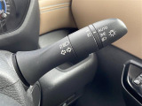 【 オートライト 】オートライトなのでライトの点け忘れを気にすることなく運転が出来ます♪//