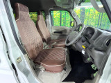 運転席シート廻りは使用感も少なく、良好な状態となっています。丁寧に使われていたことがよくわかりますね。