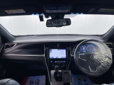 落ち着いたカラーの内装で、ゆったりと運転したい方に。