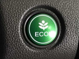 ★ECONスイッチ★ エコドライブを加速しよう!スイッチをONにすると、運転の仕方によるロスを抑え込み燃費をよくするようクルマが頑張ります(*^ー^*)燃費向上にチャレンジ♪