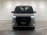 明るいLEDライトで、暗い夜道の運転も快適に。