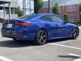 スポーティで美しいデザインと運動性能を兼ね備えたお車です。