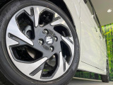 【純正アルミホイール】外観にマッチした純正アルミホイールを装着しております。各種社外アルミホイールや、スタッドレスタイヤも取扱いしております。是非ご相談ください♪