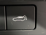 【パワーリアゲート】荷物を抱えた状態でもリアゲートの開閉が可能です!お買い物時やアウトドアの際に役立ちますね。
