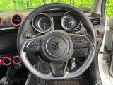【純正革巻きステアリング】上質な革を使用することで、手にしっかり馴染みとても運転しやすいハンドルです♪