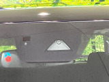 【スマートシティブレーキサポート】低速走行中に前方の車両等を認識し、衝突しそうな時は警報とブレーキで衝突回避と被害軽減をアシスト。より安全にドライブをお楽しみいただけます。