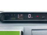 センターメーターを採用しております^^視線の移動が少なく、より安全な運転ができますね!