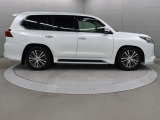 降車時に自動でDampers整を行う「乗降モード」が搭載されています。