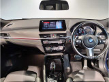 ☆センターパネルを運転席側に僅かに傾けたBMW独特のインパネ☆【駆け抜ける歓び】はここからもスタートしております☆