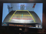 バックガイドモニターで、後方を確認しながら安心して駐車することができます。運転初心者も熟練者も必須の機能ですよ!