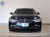 【BMWの伝統-1】BMWの特徴的な“キドニーグリル”は、80年以上続く伝統の形でございます。変わらないこだわりのデザインが、プレミアムブランド“BMW”を創り出します。
