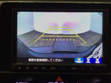 【バックカメラ】運転が苦手な方も車庫入れラクラクです!ギアをリバースに入れれば自動的に切り換わりますので、面倒な操作は不要です♪狭い駐車場もお車を傷つけず安心ですね!