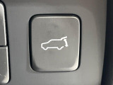 【パワーバックドア】スマートキーや運転席のボタンを押すだけでリアゲートが自動で開閉します!荷物を持っている時や、高い位置にあるバックドアを閉める際に便利な機能です♪