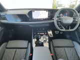 Audi Approved大阪南は正規ディーラーであることはもちろんのこと、保険代理店でもあります。セールススタッフは保険の有資格者ですので保険のご相談もお任せください。