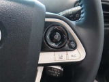 【トヨタ認定中古車の安心1】中古車をキレイで気持ちよくお乗りいただけるよう、トヨタ認定中古車はしっかりクリーニング。エンジンルームからシートを外した洗浄まで、目に見えない部分も徹底的に洗浄しています