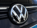 イルミネーション付きVWエンブレム。