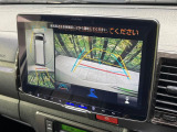 【パノラミックビューモニター】専用のカメラにより、上から見下ろしたような視点で360度クルマの周囲を確認することができます☆死角部分も確認しやすく、狭い場所での切り返しや駐車もスムーズに行えます。