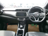 操作しやすい運転席廻り!操作パネルも使いやすい!!ドライブが楽しくなります!
