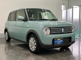 車内は内装デザインやインテリアがお部屋のような落ち着きのある空間