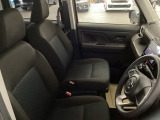 シートはフィット性も良く、楽な運転姿勢を保てます。