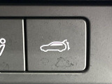 【パワーバックドア】スマートキーや運転席のボタンを押すだけでリアゲートが自動で開閉します!荷物を持っている時や、高い位置にあるバックドアを閉める際に便利な機能です♪