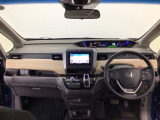 【前方視界】開放的な前方視界!運転がしやすく疲れにくいです♪窓が大きく、見通しがとっても良いおクルマですよ♪