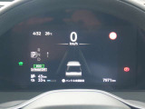メーター中央に、様々な車両情報を表示してくれる、ディスプレイがついています。