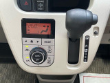 インパネにシフトレバーがございます^^空間を広く使うことができ、ハンドルにも近いため操作性にも優れています☆