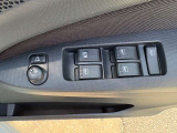 運転席からすべてのガラスを調整できます!