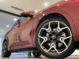 サービスにはドイツ本国と同様に教育と訓練を受け、BMWを知り尽くした「マイスター」が数多く在籍しております。360度による納車前点検整備で、お客様に安心と安全をお届けいたします。