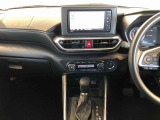 温度を設定すれば、自動で車内の温度管理をしてくれる優れものです♪ATミッションで運転楽々