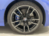 サービスにはドイツ本国と同様に教育と訓練を受け、BMWを知り尽くした「マイスター」が数多く在籍しております。360度による納車前点検整備で、お客様に安心と安全をお届けいたします。