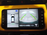 アラウンドビューモニター、周囲の状況が映るので車庫入れや狭い場所も安心