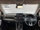 見通しのよいすっきりとした視界で、誰でも運転しやすいです。運転のしやすさは疲れにくさにも繋がりますよ♪