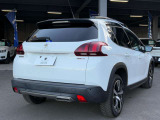 当社の納車前点検・サービスの内容は、車検点検・法定12ヶ月定期点検・油脂類の点検及び交換・バッテリーの点検及び交換等を行い、良好な状態にてご納車させていただきます。