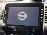【大画面ナビ】人気の大型10インチナビを装備。存在感のある大画面はインパクト大!ナビ利用時のマップ表示は見やすく、テレビやDVDは臨場感がアップ!いつものドライブがグッと楽しくなります♪