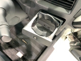 格納式のカップホルダーがあります。