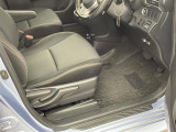 気になる車はすぐにお問い合わせください!画面右側の0066から始まる無料ダイヤルからお問い合わせ下さい!専門スタッフがお車のご質問にお答えいたします!