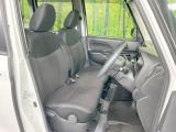 運転席シート廻りは使用感も少なく、良好な状態となっています。前オーナー様が丁寧に使っていたことがよくわかりますね。