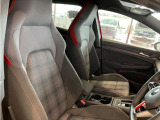 「GTI」シート表皮は伝統のタータンチェック模様です!