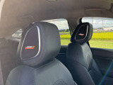 BOSEヘッドレストスピーカーを運転席、助手席に搭載。また、室内空間に合わせてサウンドもチューニングしています☆