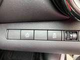 運転支援システムも多数装備されております。追突被害を軽減するエマージェンシーブレーキも付いております。