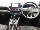 ぜひ展示車の運転席に座ってみてください。