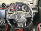 【純正革巻きステアリング】上質な革を使用することで、手にしっかり馴染みとても運転しやすいハンドルです♪