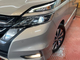 【LEDヘッドライト】悪天候や夜間走行時も良好な視界を確保し安心して運転できる高輝度LEDヘッドライトを装備!点灯速度が早く、消費電力も抑えられています。