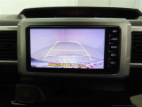 バックモニターを装備しています。車庫入れ時等に車両後方が確認出来るのでとても便利です。