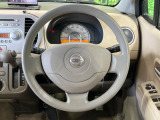 インテリアに合わせたデザインのステアリングは、運転される方のことも考え、運転しやすい形状、大きさです。是非一度、実際に触ってお確かめください。