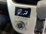 【スマートキー/プッシュスタート】鍵を持っているだけで、ドアロック解除・施錠からエンジンスタートまで操作できる便利な機能です。