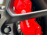 【ブレンボ製キャリパー】ハイパワー車両には強力なブレーキが必須!世界のスーパーカーにも採用されるイタリアの高級メーカー「ブレンボ」を装着!色鮮やかなキャリパーがスポーティな印象を引き立てます♪